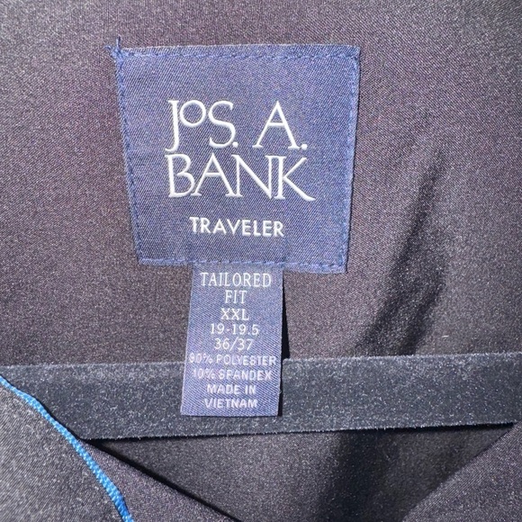 Jos A Banks Traveler Dress Shirt - Picture 2 of 4